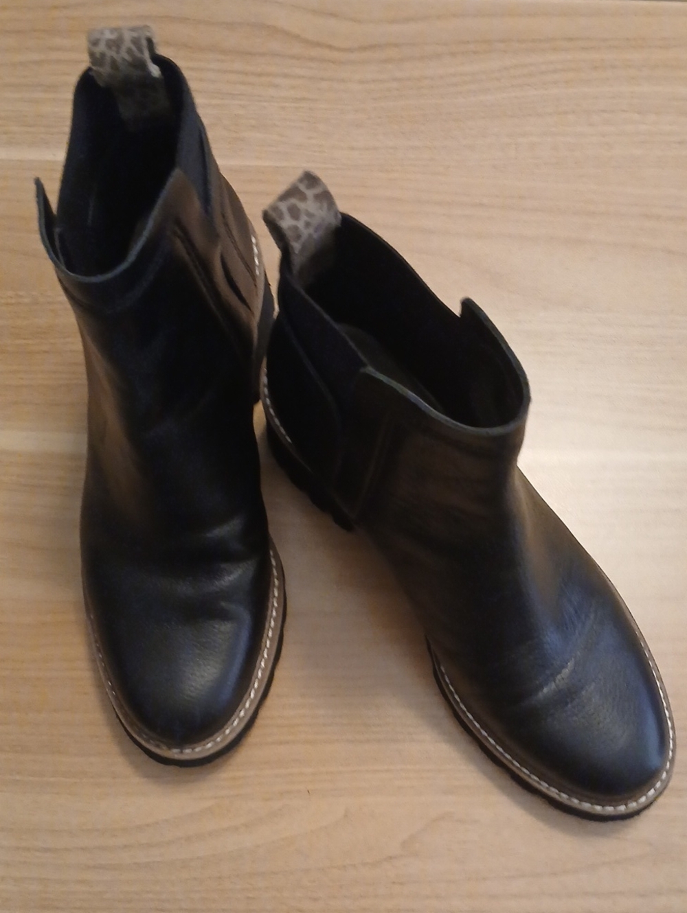 Dolce Vita Black Leather Chelsea Booties Animal Patterned Pull  Tabs Size 7.5